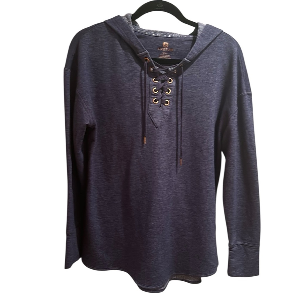 Free2be blue lightweight hoodie Size L